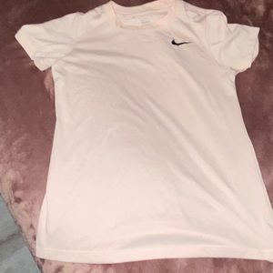 XS nike drifit tee